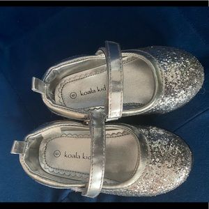 Koala Kids Toddler silver sparkle shoes size 6